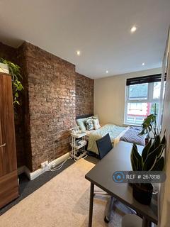4 bedroom terraced house to rent, Kingswood Road, Manchester, M14