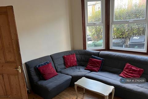 2 bedroom flat to rent, Howard Road, London, E17