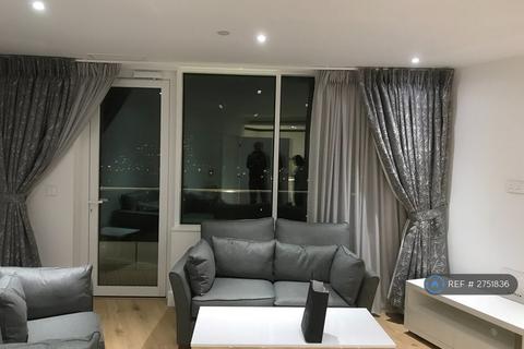 3 bedroom flat to rent, Lombard Wharf, London, SW11