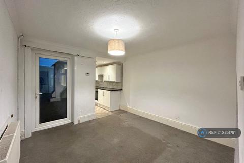 2 bedroom terraced house to rent, Alma Street, Sheerness, ME12