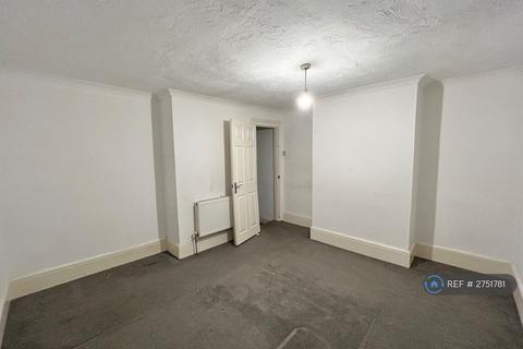 2 bedroom terraced house to rent, Alma Street, Sheerness, ME12