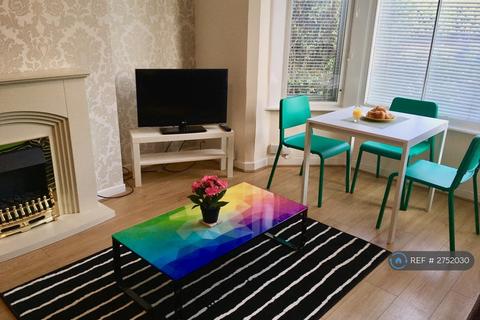 1 bedroom in a house share to rent, Manchester Road, Ashton-Under-Lyne, OL7