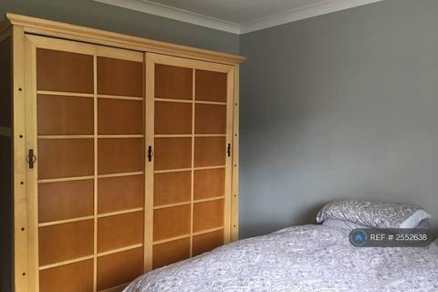 2 bedroom flat to rent, George Street, Wakefield, WF1