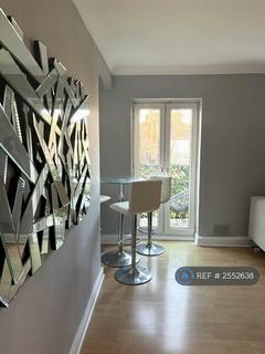 2 bedroom flat to rent, George Street, Wakefield, WF1