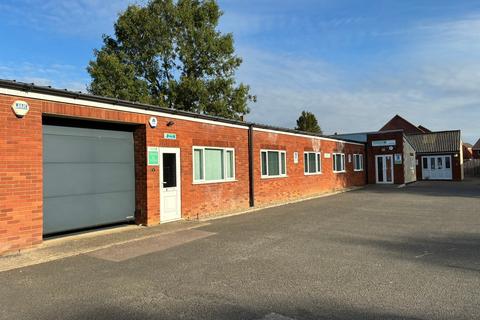Industrial unit to rent - Towcester Rd Milton Keynes MK19 6AN