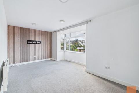 3 bedroom flat to rent, Boscawen Road, Perranporth