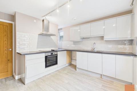 3 bedroom flat to rent, Boscawen Road, Perranporth