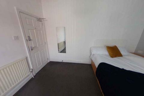 1 bedroom in a house share to rent, Room 4