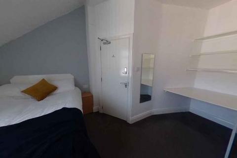 1 bedroom in a house share to rent, Room 4