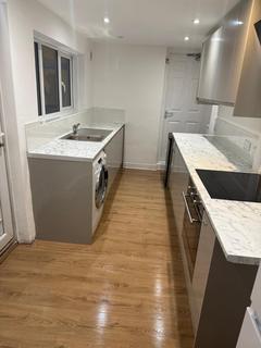 1 bedroom in a house share to rent, Room 4