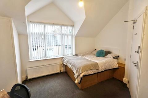 undefined, Room 4
