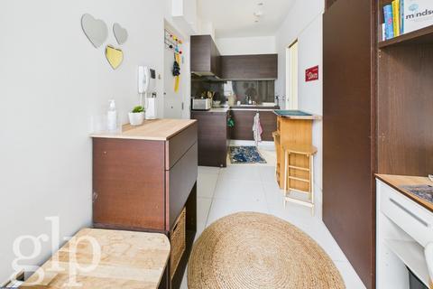 Studio to rent, Albany House, Bloomsbury, WC1H