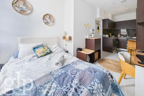 Studio to rent, Albany House, Bloomsbury, WC1H