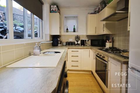 2 bedroom terraced house for sale, St. James Road, Torquay