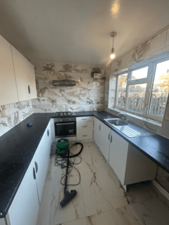 4 bedroom semi-detached house to rent, Halton Moor Road, Leeds, LS9