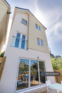 5 bedroom detached house to rent, Bevendean Road, Brighton, BN2