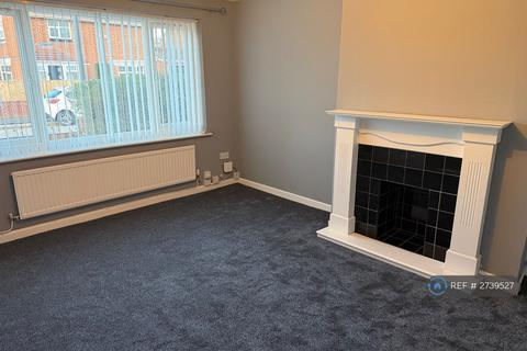 3 bedroom semi-detached house to rent, Cullercoats Road, Sunderland, SR5