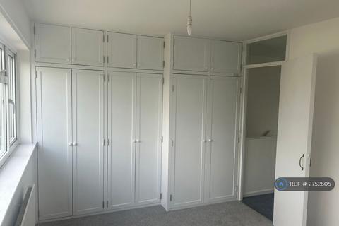 3 bedroom detached house to rent, Kerstin Close, Cheltenham, GL50