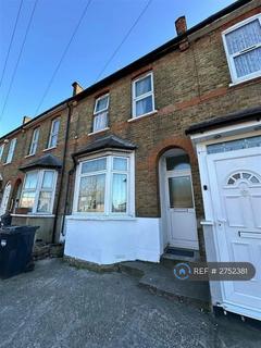 4 bedroom terraced house to rent, New Heston Road, Hounslow, TW5