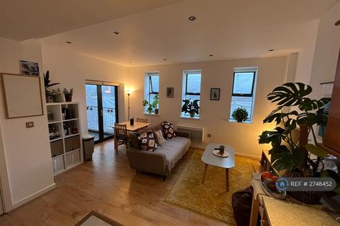1 bedroom in a flat share to rent, Fieldgate Street, London, E1