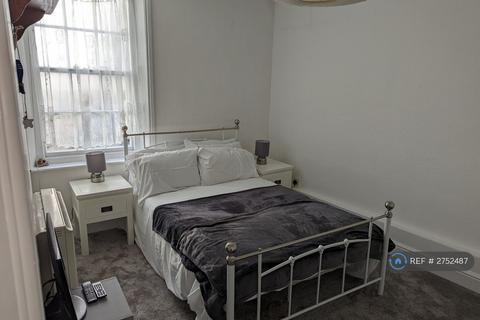 1 bedroom flat to rent, Russell House, Cromer, NR27