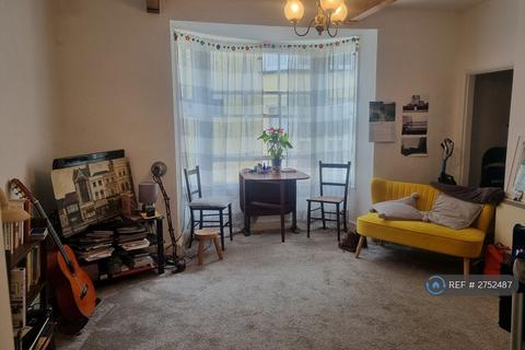 1 bedroom flat to rent, Russell House, Cromer, NR27
