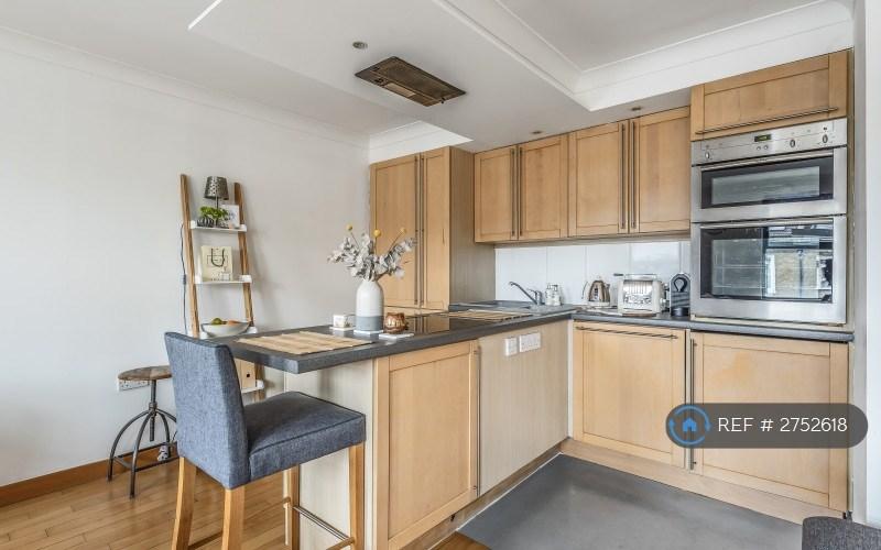 Kitchen And Breakfast Bar