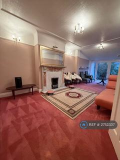 5 bedroom semi-detached house to rent, Mellowstone Drive, Manchester, M21