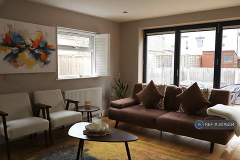 1 bedroom maisonette to rent, Eccleston Road, London, W13