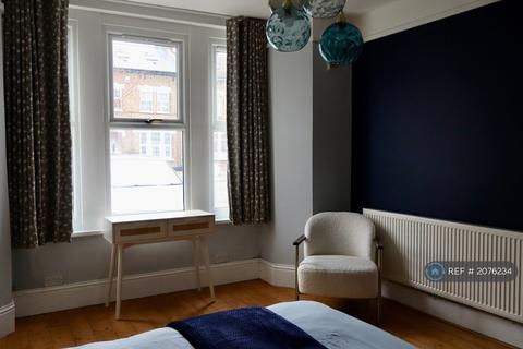 1 bedroom maisonette to rent, Eccleston Road, London, W13