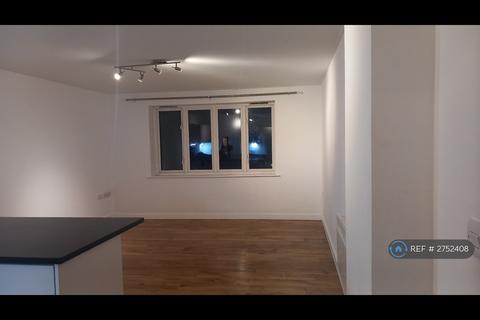 2 bedroom flat to rent, Kensington House, West Drayton, UB7