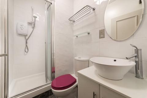 Studio to rent, East Passage, Barbican, London, EC1A