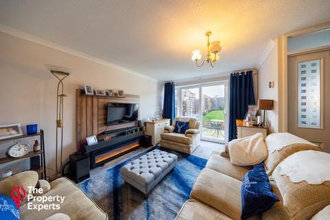 3 bedroom terraced house for sale, Howth Drive, Woodley, RG5