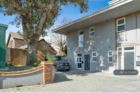 3 bedroom end of terrace house to rent, Kingsgate Avenue, Broadstairs, CT10