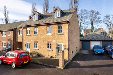 3 bedroom end of terrace house for sale - Stockbridge Close, Shefford SG17