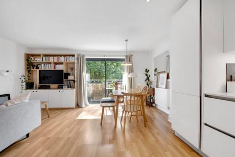 2 bedroom apartment to rent, Nevill Road, London, N16