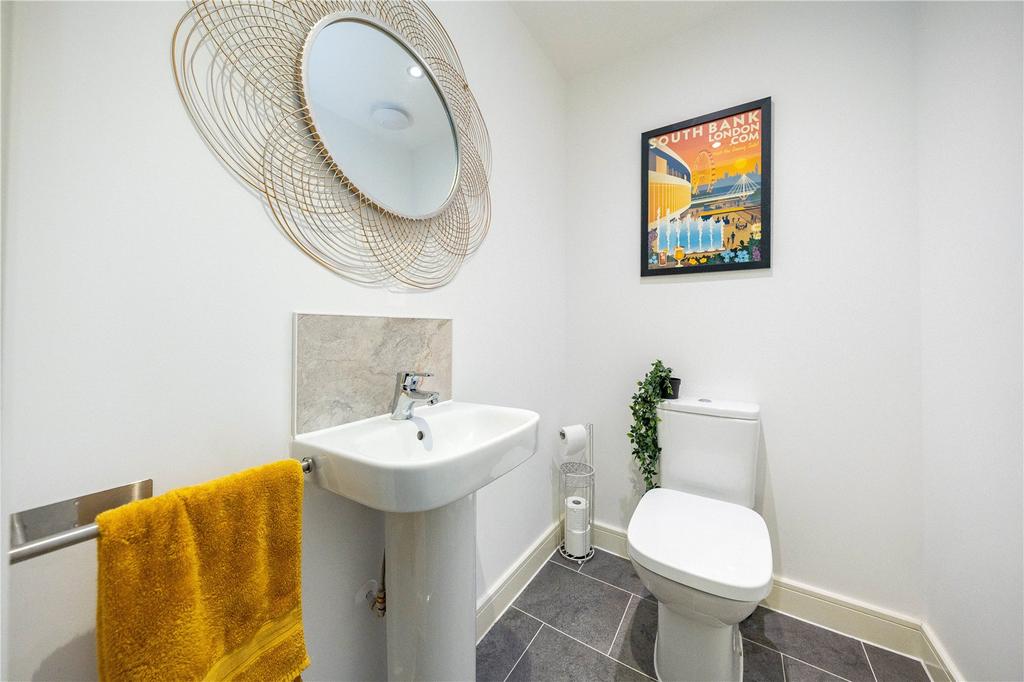 Cloakroom/Wc