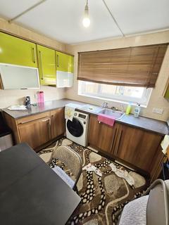3 bedroom flat to rent, Bedroom Flat in Â£2300, Barking IG11