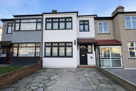 3 bedroom terraced house for sale - Eaton Drive, Collier Row, RM5