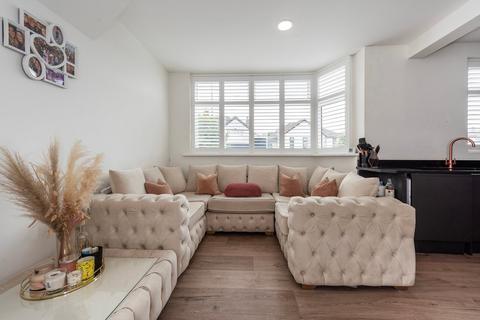 2 bedroom ground floor maisonette for sale, Highfield Avenue, Erith, DA8
