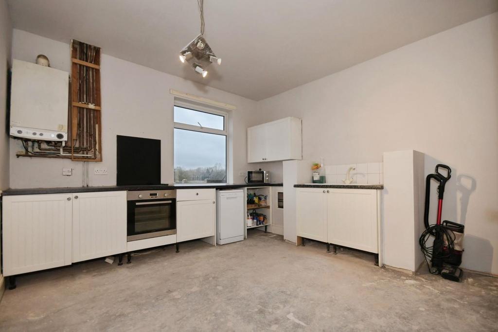 35 KITCHEN 01.jpg