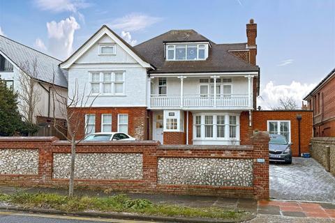 2 bedroom flat to rent, Dyke Road, Brighton