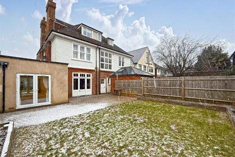 2 bedroom flat to rent, Dyke Road, Brighton
