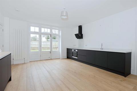 2 bedroom flat to rent, Dyke Road, Brighton