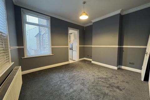 3 bedroom terraced house to rent, Chatham