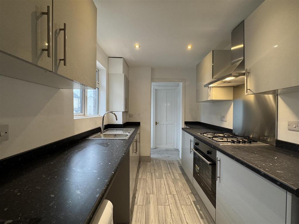 3 Bedroom Terraced for Sale