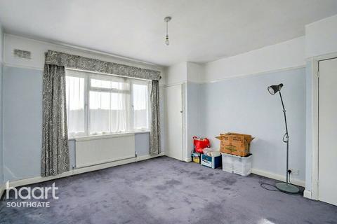 3 bedroom semi-detached house for sale, Chaseville Park Road, London