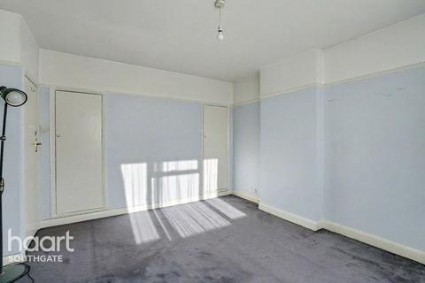 3 bedroom semi-detached house for sale, Chaseville Park Road, London