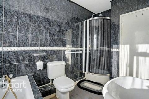 3 bedroom semi-detached house for sale, Chaseville Park Road, London