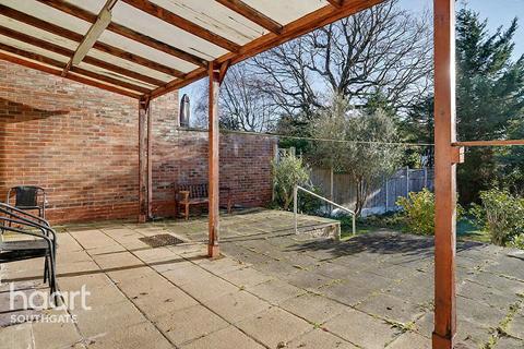 3 bedroom semi-detached house for sale, Chaseville Park Road, London